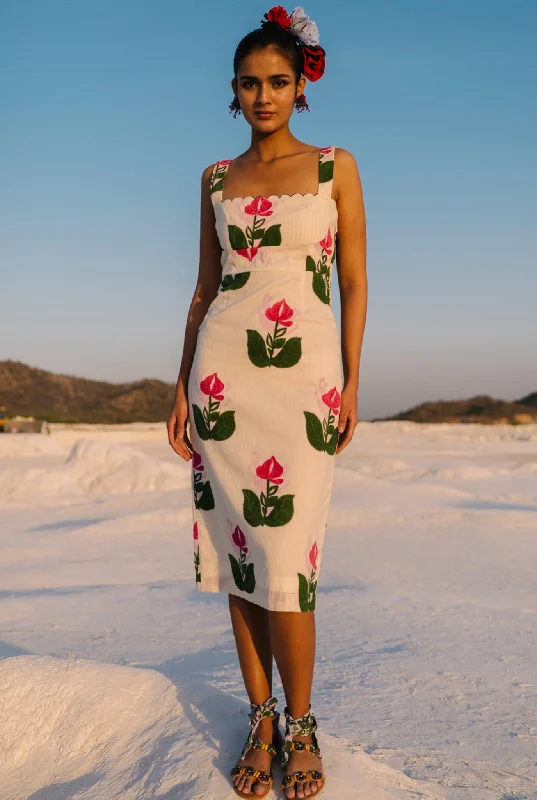 Midi Dresses for Coastal Getaways -Dione Scallop Handloom Dress